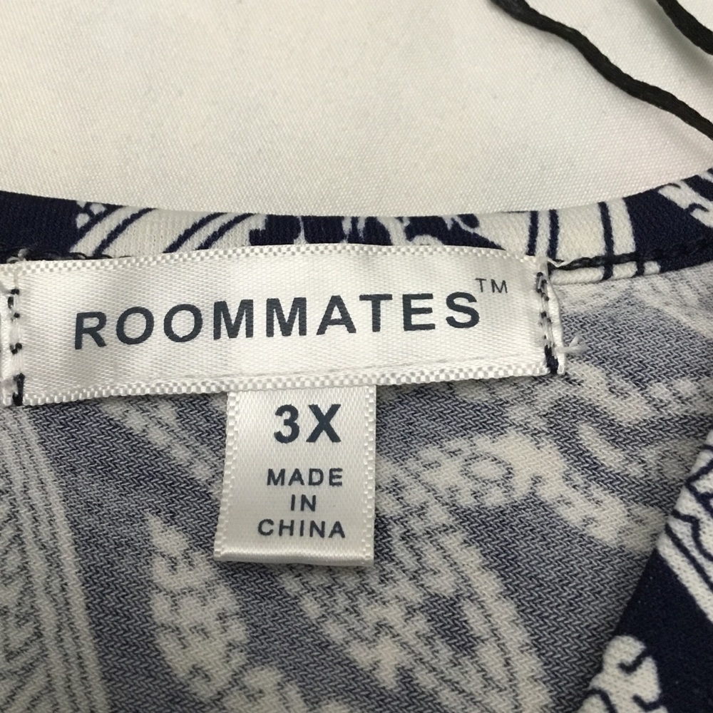 ROOMMATES SHIRT - Picture 6 of 12